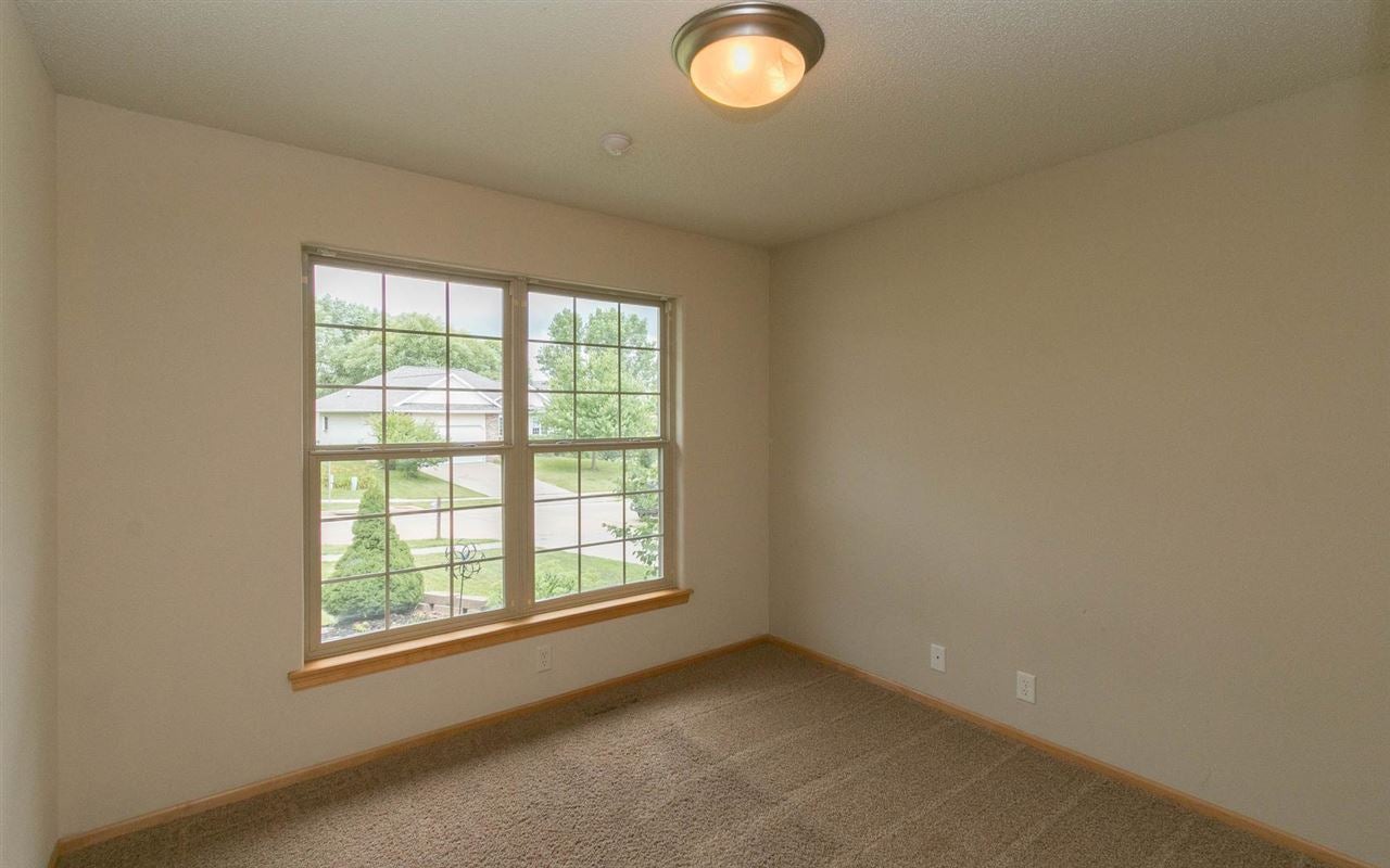 847 Tipperary Road Iowa City, IA 52246 - Photo 14 of 24 Gallery Image 14