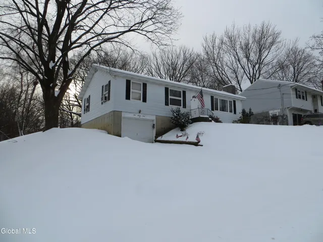 $235,000 | 34 Wolfert Avenue, Menands, NY 12204