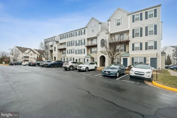 $2,395 | 45450 Conductor Terrace, Unit 301, Sterling, VA 20166