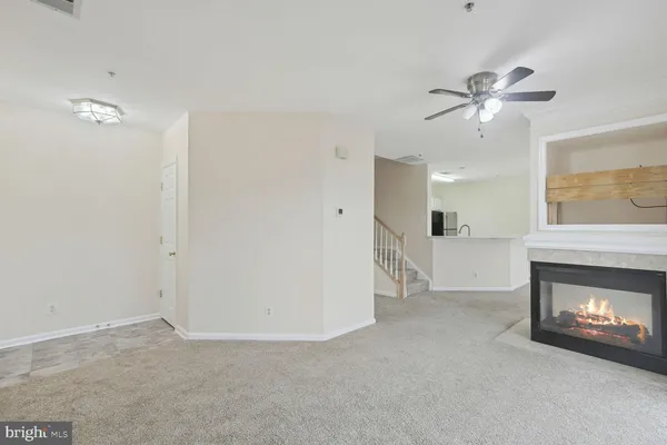 $2,395 | 45450 Conductor Terrace, Unit 301, Sterling, VA 20166