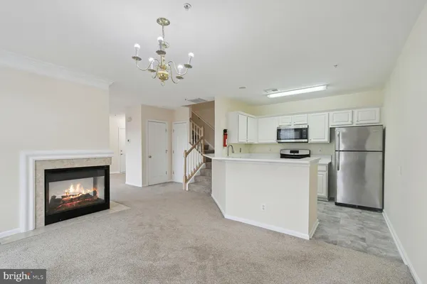 $2,395 | 45450 Conductor Terrace, Unit 301, Sterling, VA 20166