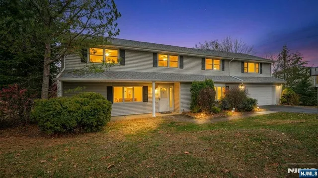 $899,000 | 12 Clinton Lane, Wayne, NJ 07470