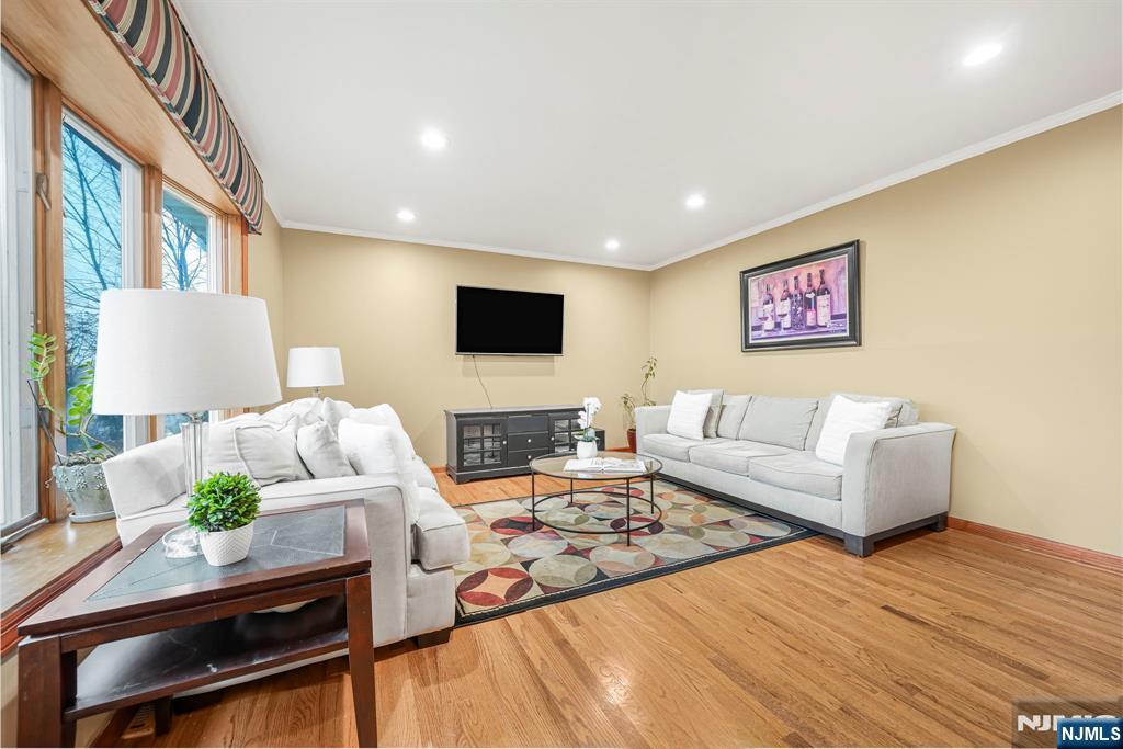 12 Clinton Lane Wayne, NJ 07470 - Photo 14 of 37