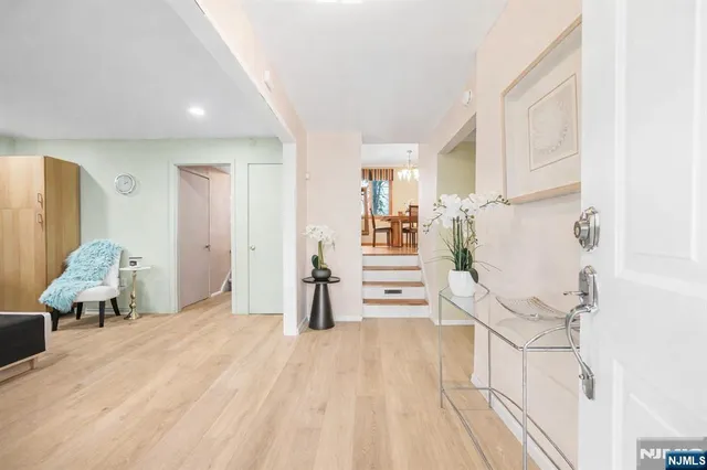 $899,000 | 12 Clinton Lane, Wayne, NJ 07470