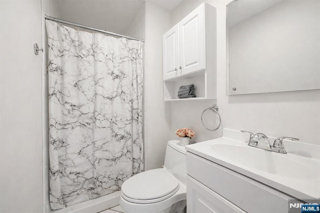 12 Clinton Lane Wayne, NJ 07470 - Photo 21 of 37