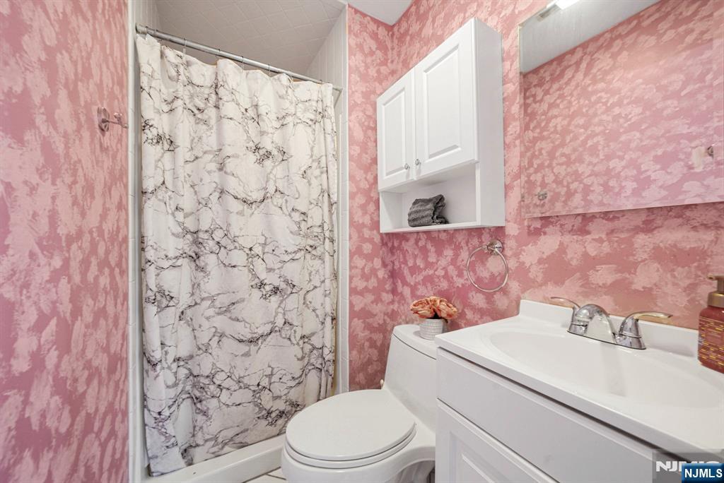 12 Clinton Lane Wayne, NJ 07470 - Photo 22 of 37