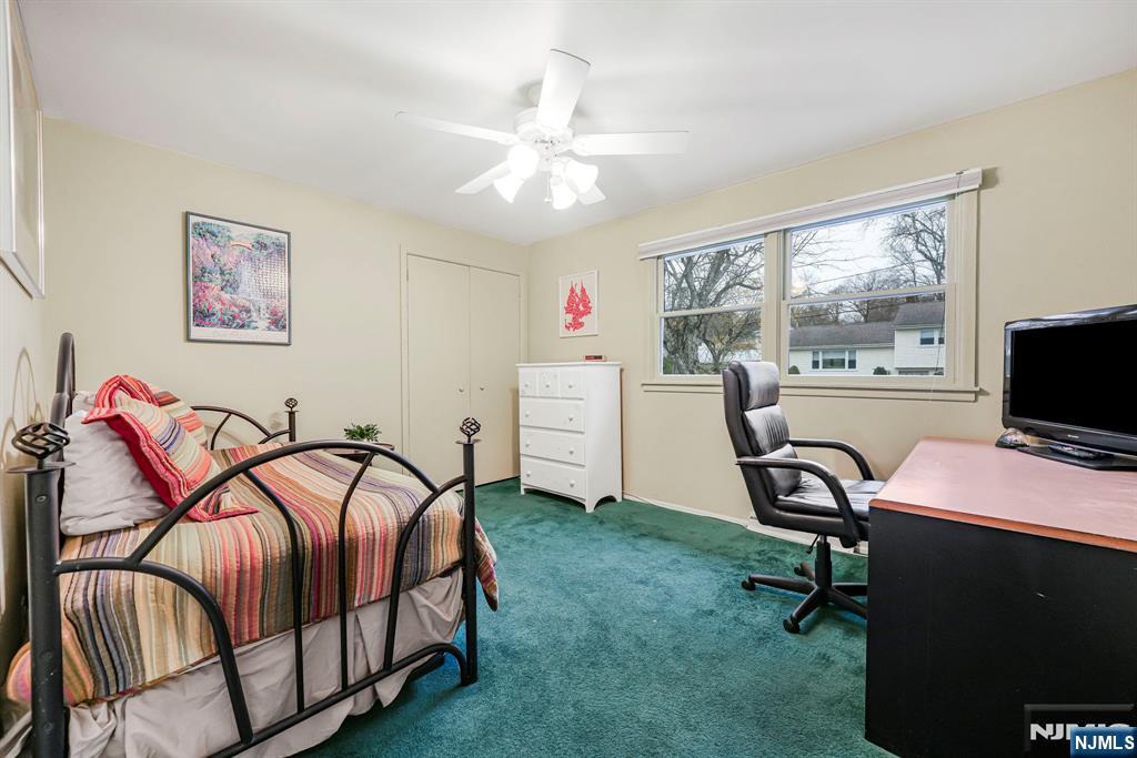 12 Clinton Lane Wayne, NJ 07470 - Photo 24 of 37