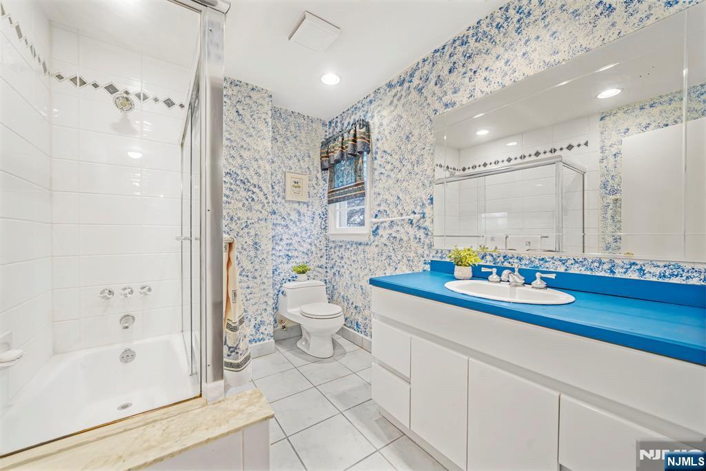 12 Clinton Lane Wayne, NJ 07470 - Photo 28 of 37