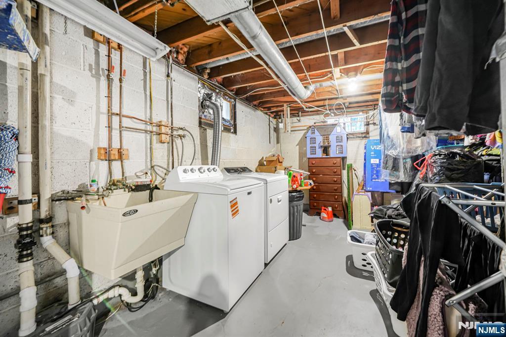 12 Clinton Lane Wayne, NJ 07470 - Photo 30 of 37