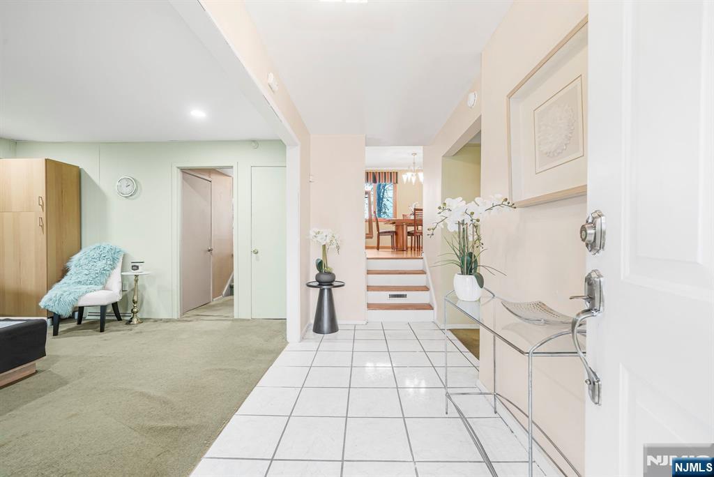 12 Clinton Lane Wayne, NJ 07470 - Photo 3 of 37