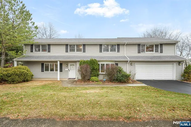 $899,000 | 12 Clinton Lane, Wayne, NJ 07470