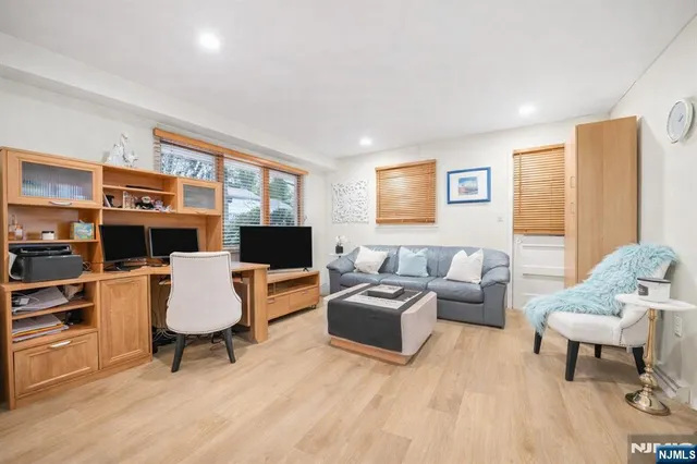 $899,000 | 12 Clinton Lane, Wayne, NJ 07470