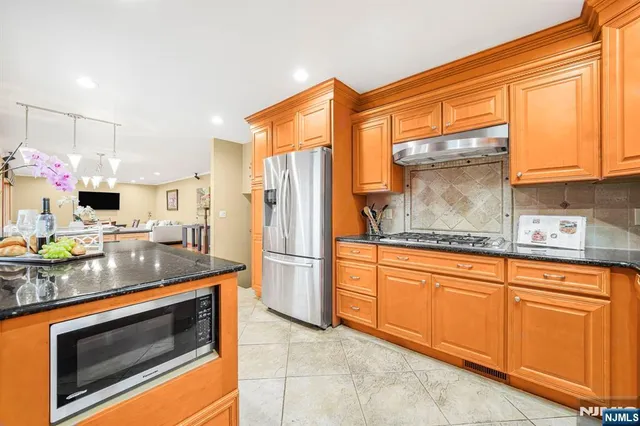 $899,000 | 12 Clinton Lane, Wayne, NJ 07470