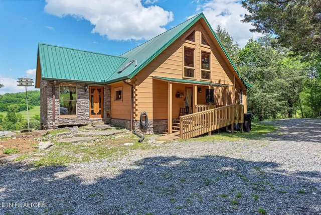 $899,900 | 3560 Old Lowes Ferry Road, Louisville, TN 37777