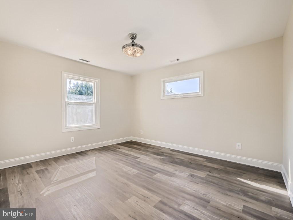 8424 Spring Road Pasadena, MD 21122 - Photo 13 of 28