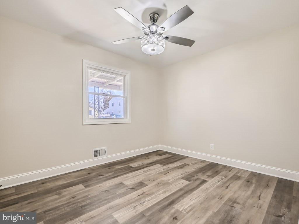 8424 Spring Road Pasadena, MD 21122 - Photo 17 of 28