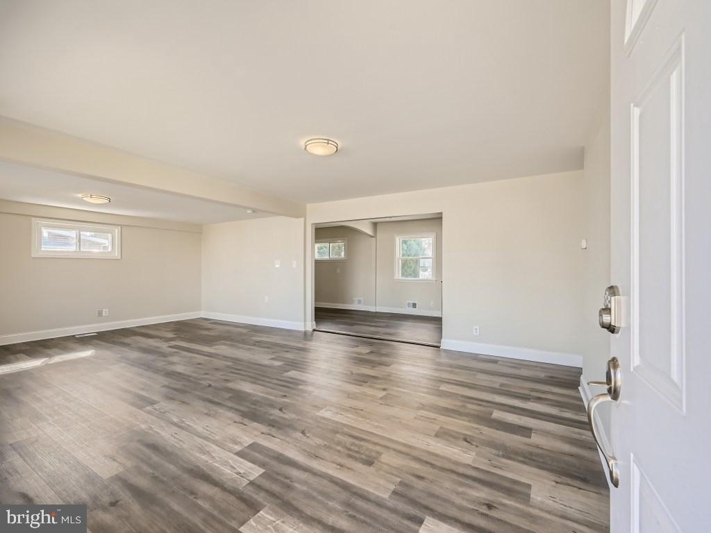 8424 Spring Road Pasadena, MD 21122 - Photo 4 of 28