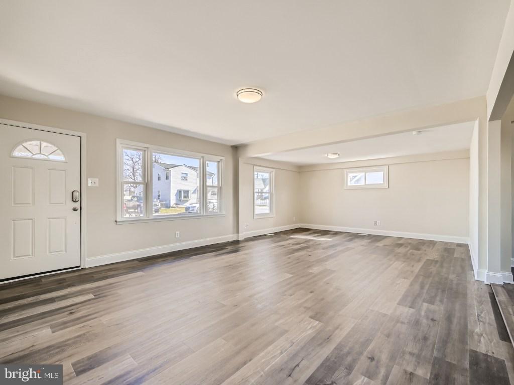 8424 Spring Road Pasadena, MD 21122 - Photo 5 of 28