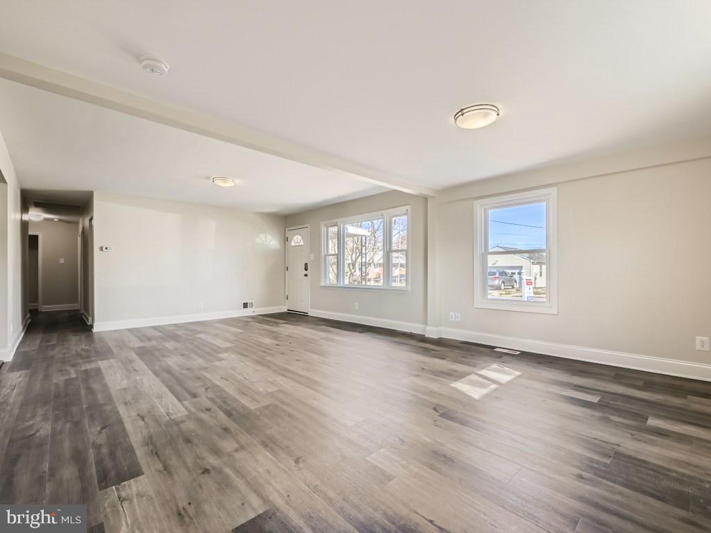 8424 Spring Road Pasadena, MD 21122 - Photo 6 of 28