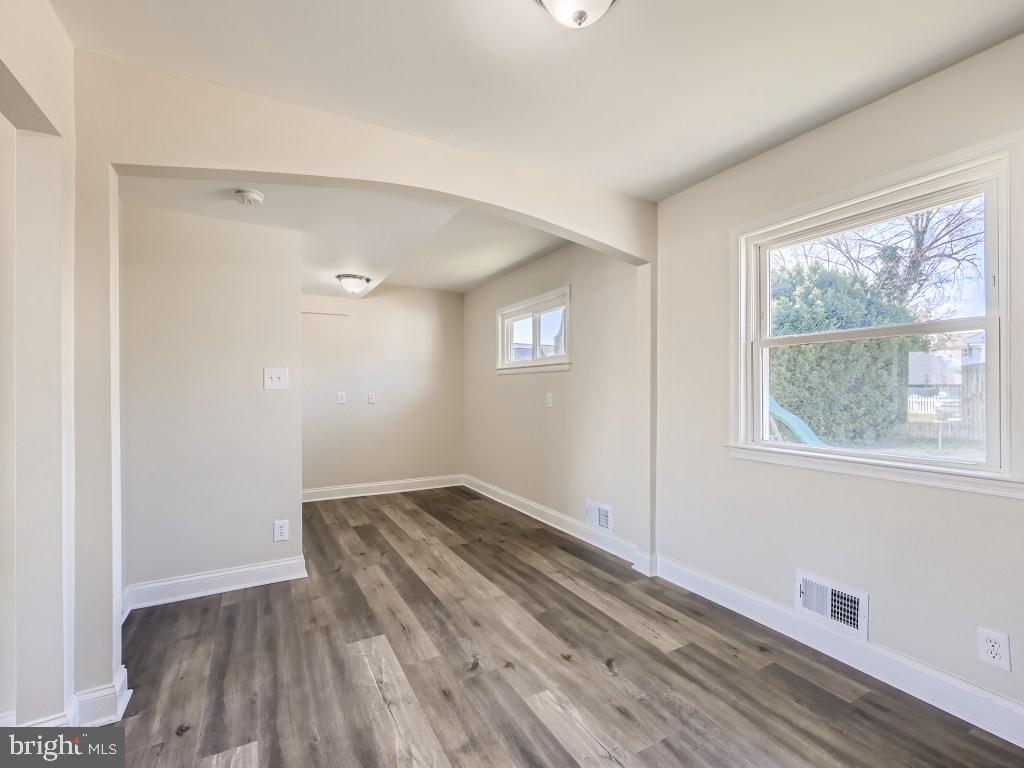 8424 Spring Road Pasadena, MD 21122 - Photo 7 of 28