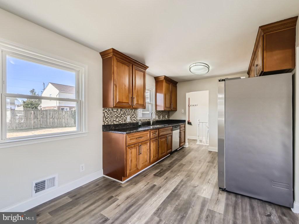 8424 Spring Road Pasadena, MD 21122 - Photo 9 of 28