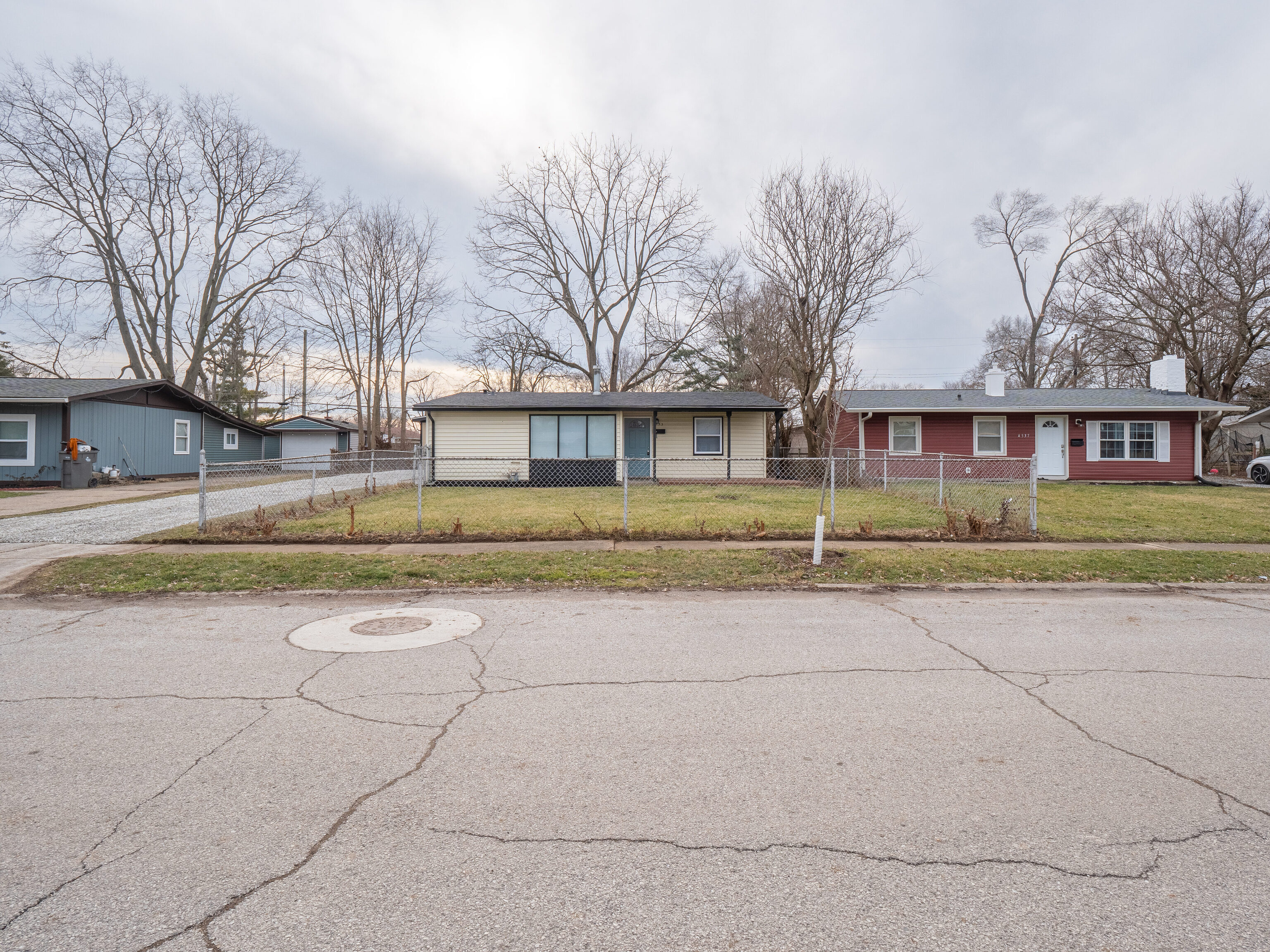 4533 Brittany Road Indianapolis, IN 46222 - Photo 2 of 38