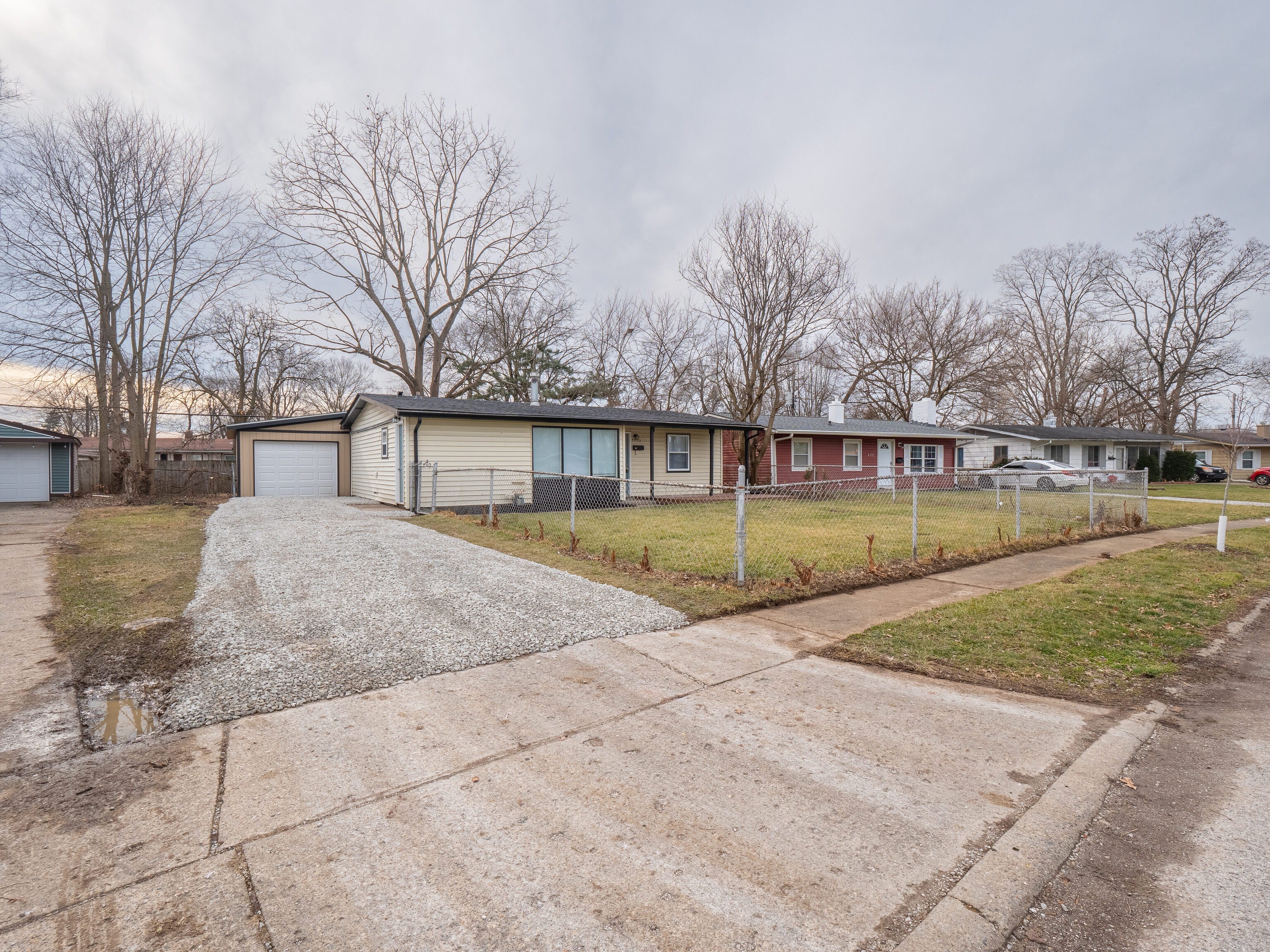 4533 Brittany Road Indianapolis, IN 46222 - Photo 3 of 38