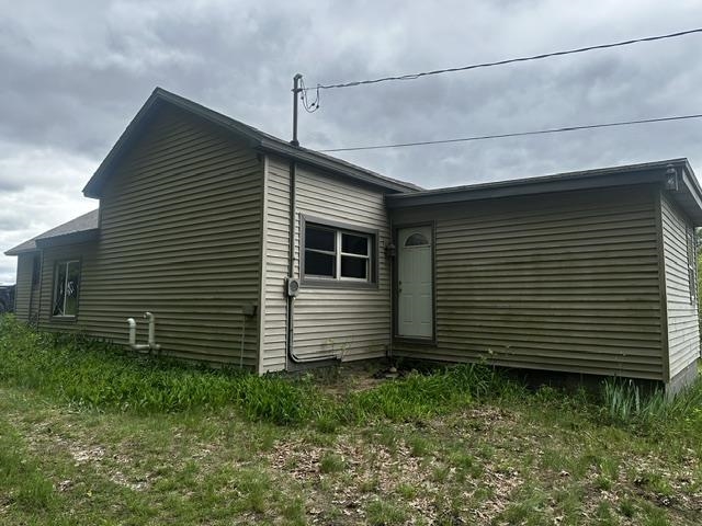 8492 North Sheridan Road Edmore, MI 48829 - Photo 2 of 7