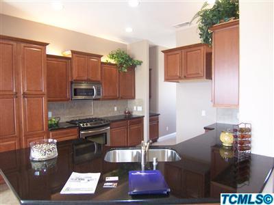 696 Inverness Street Tulare, CA 93274 - Photo 10 of 26 Additional Photo
