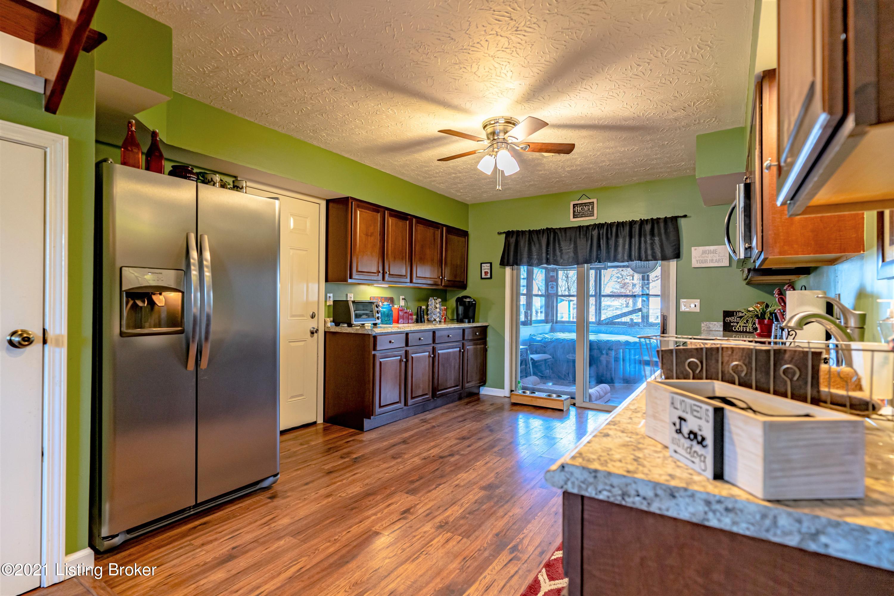 7503 Cane Run Road Louisville, KY 40258 - Photo 7 of 32 Kitchen