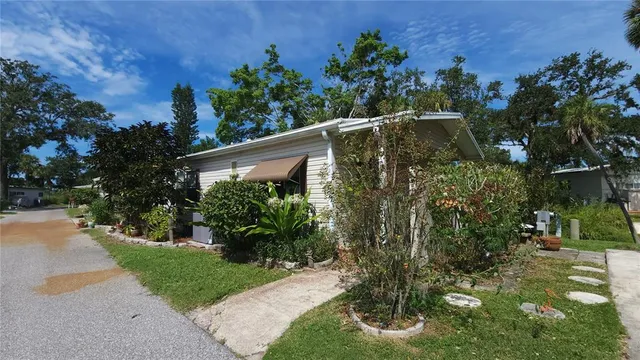 $129,700 | 3275 26th Avenue East, Unit 24, Bradenton, FL 34208