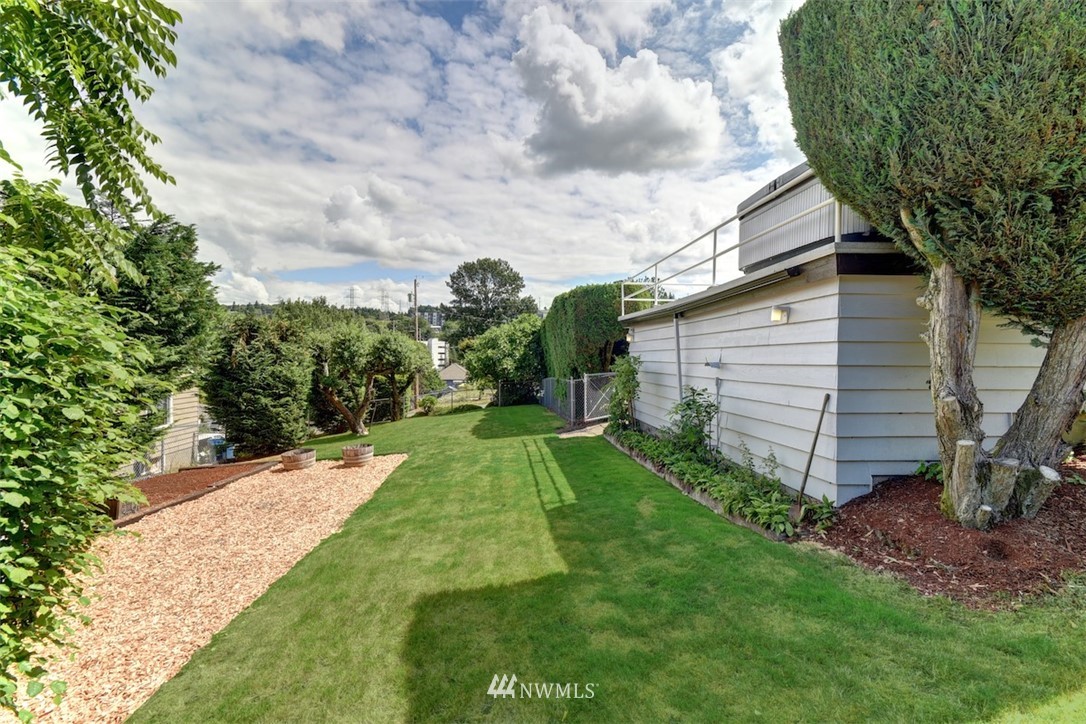516 South 15th Street Renton, WA 98055 - Photo 4 of 25