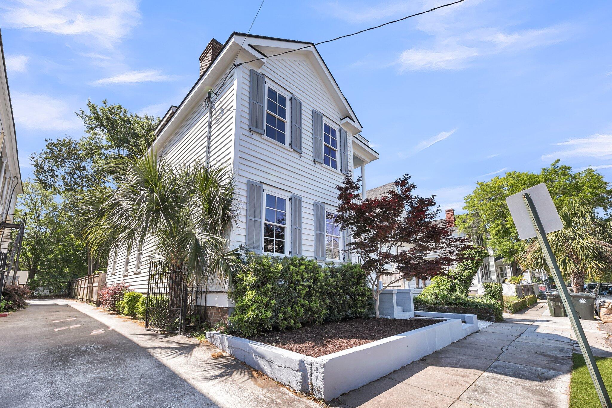 103 Fishburne Street Charleston, SC 29403 - Photo 3 of 41 CREM - 103 Fishburne-42