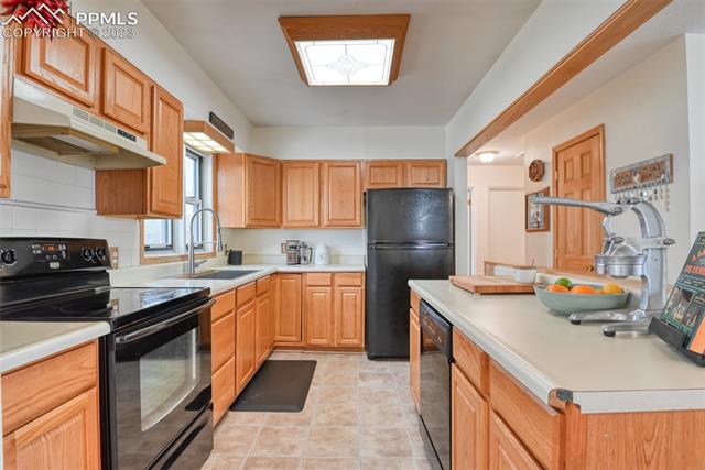 810 Valley Road Colorado Springs, CO 80904 - Photo 17 of 46