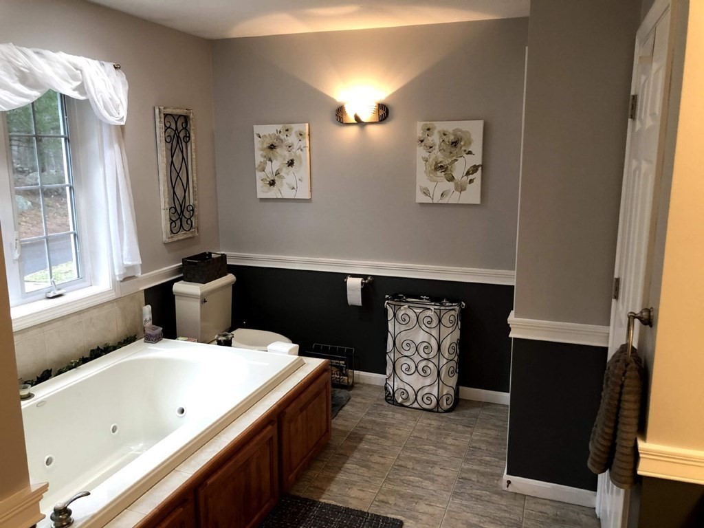 56 Davis Road Westminster, MA 01473 - Photo 18 of 33