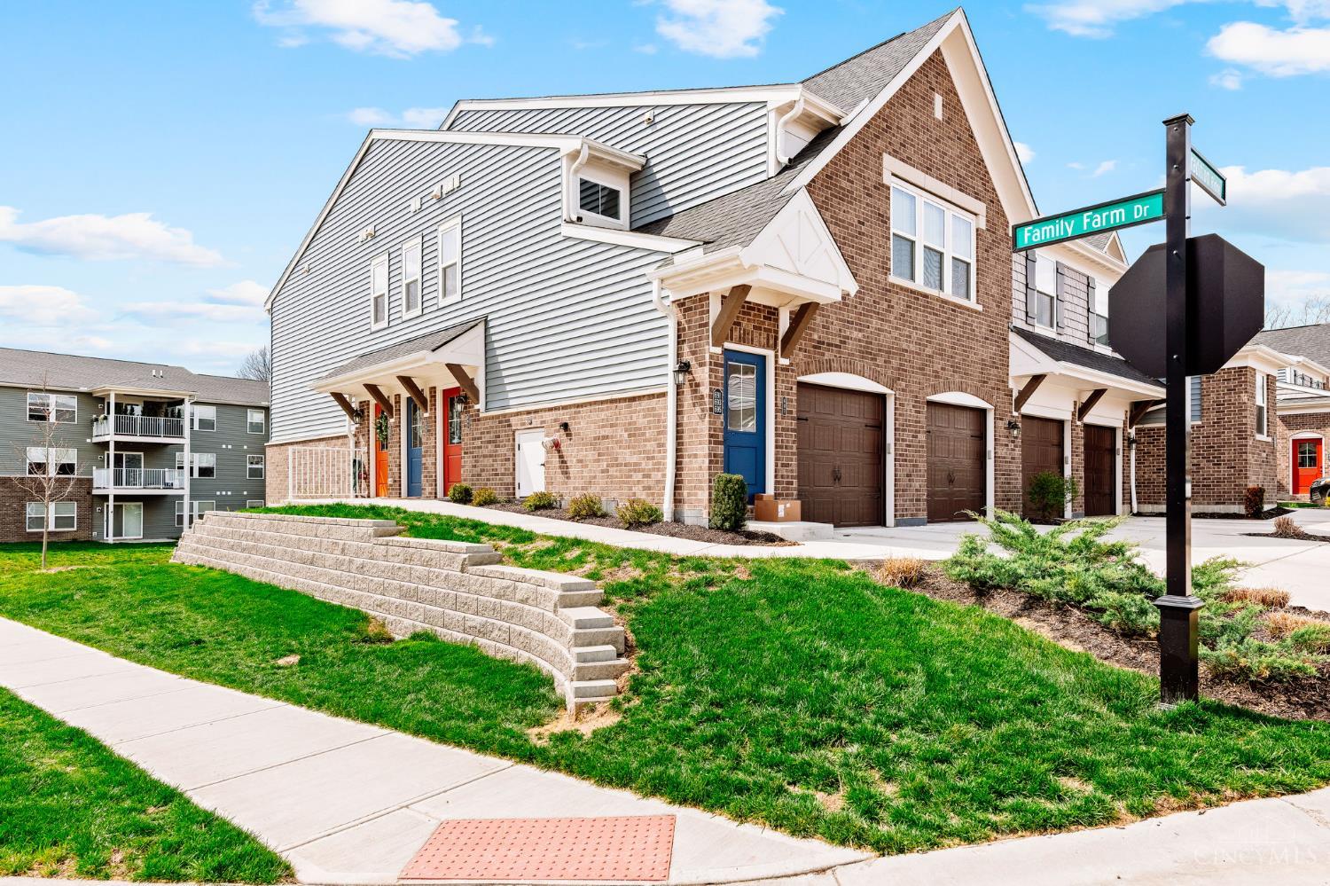 693 Tradition Ridge Cincinnati, OH 45245 - Photo 3 of 27