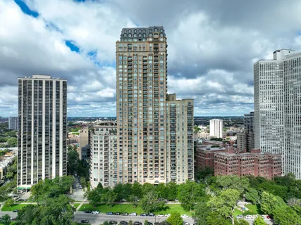 $2,999,000 | 2550 North Lakeview Avenue, Unit S2502, Chicago, IL 60614