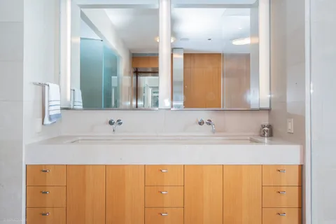 $2,999,000 | 2550 North Lakeview Avenue, Unit S2502, Chicago, IL 60614