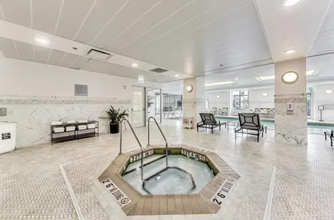 $2,999,000 | 2550 North Lakeview Avenue, Unit S2502, Chicago, IL 60614