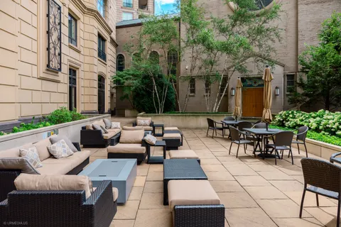 $2,999,000 | 2550 North Lakeview Avenue, Unit S2502, Chicago, IL 60614