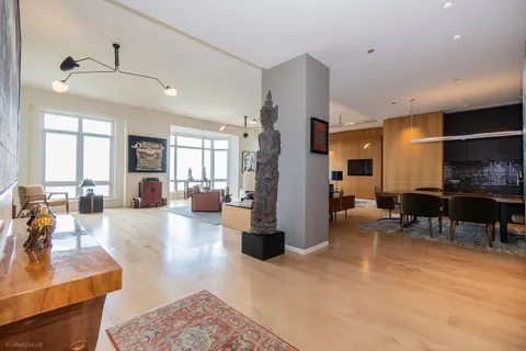 $2,999,000 | 2550 North Lakeview Avenue, Unit S2502, Chicago, IL 60614