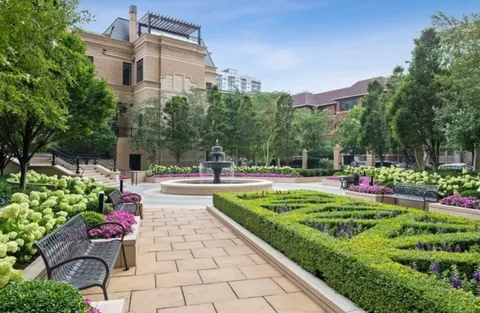 $2,999,000 | 2550 North Lakeview Avenue, Unit S2502, Chicago, IL 60614