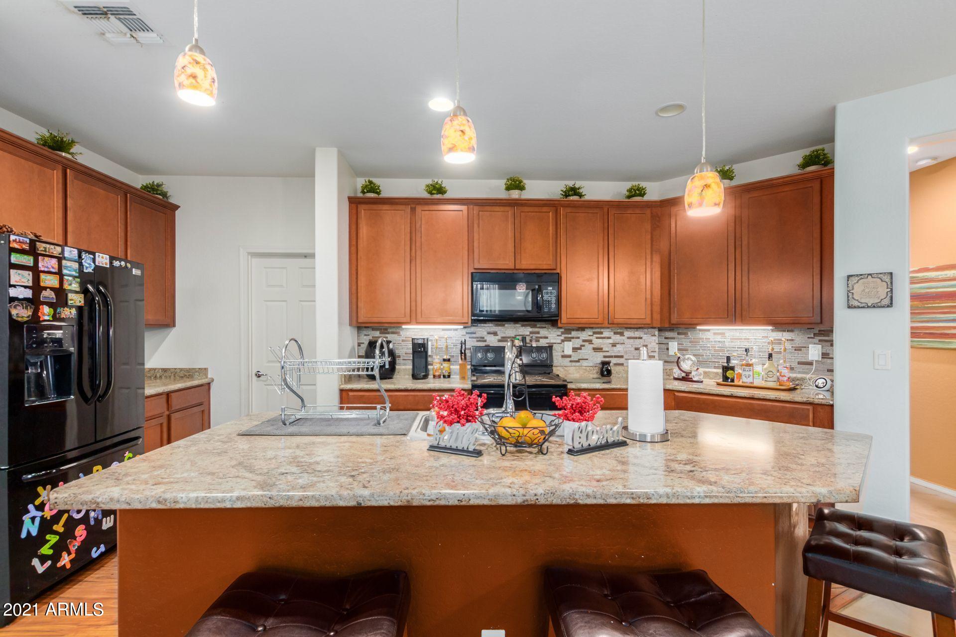 7516 West Darrel Road Laveen, AZ 85339 - Photo 5 of 18 Kitchen Front view