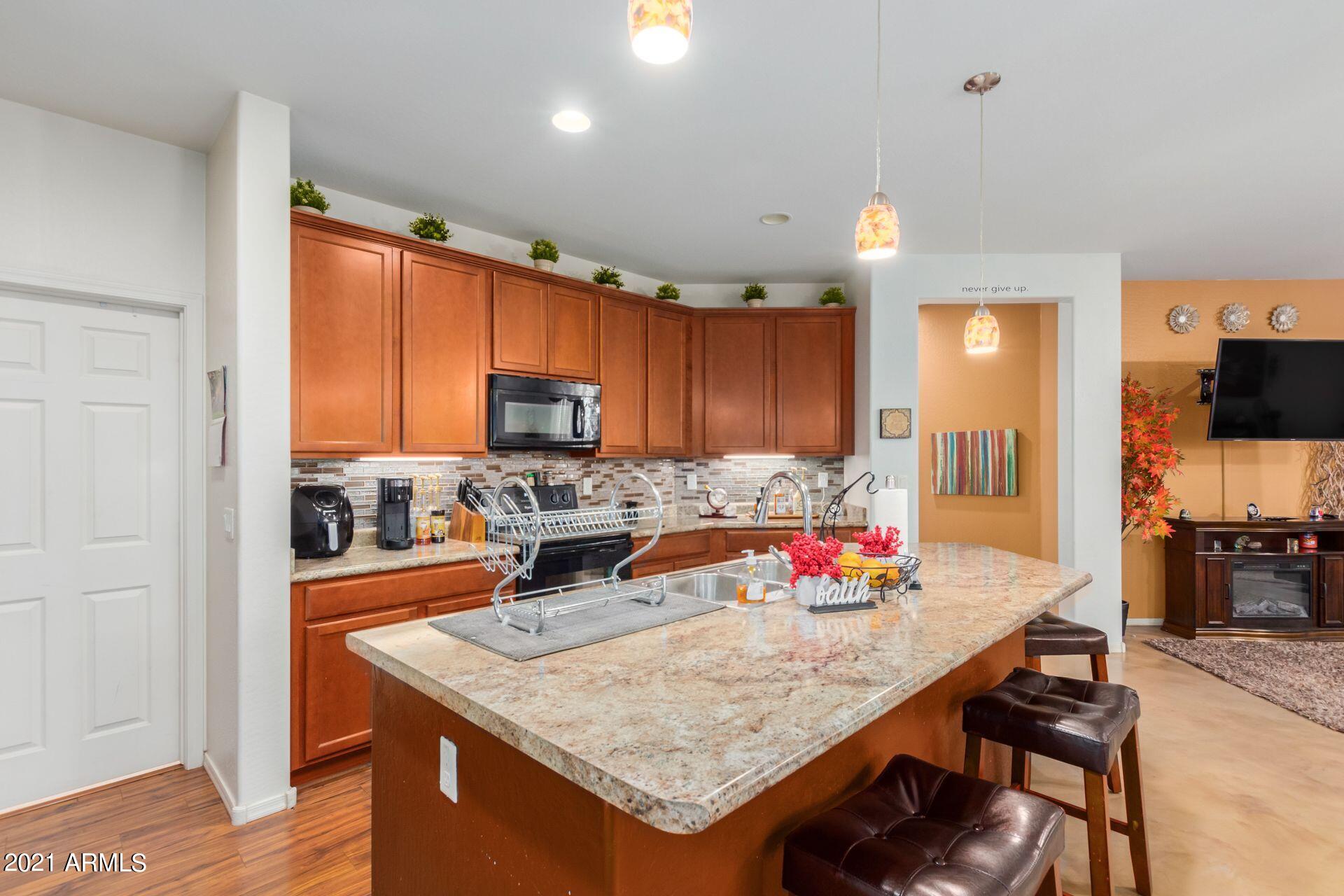 7516 West Darrel Road Laveen, AZ 85339 - Photo 6 of 18 Kitchen Side View