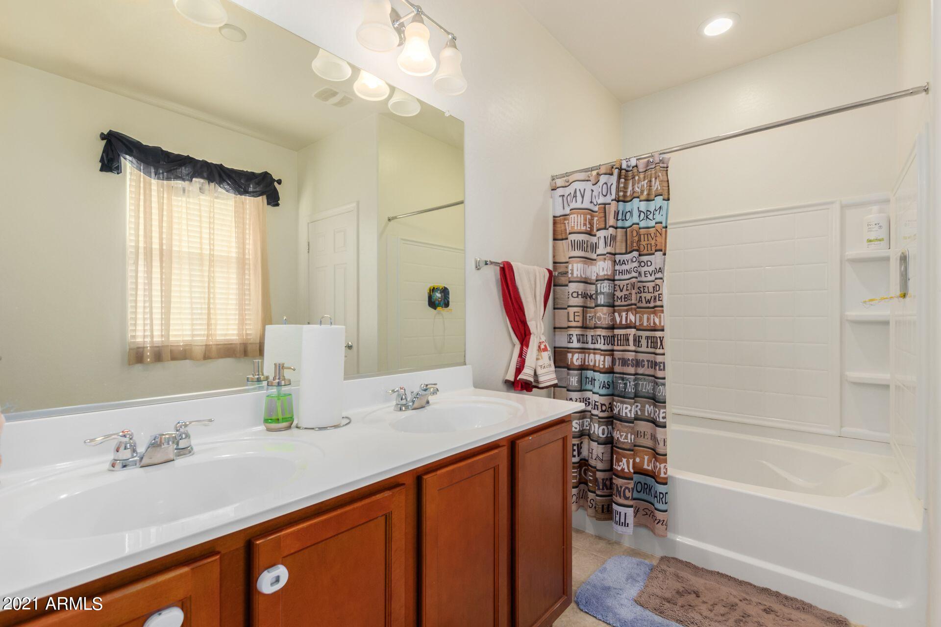 7516 West Darrel Road Laveen, AZ 85339 - Photo 7 of 18 Master Bathroom