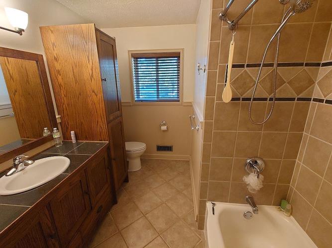 2301 Inlynnview Road Virginia Beach, VA 23454 - Photo 5 of 10