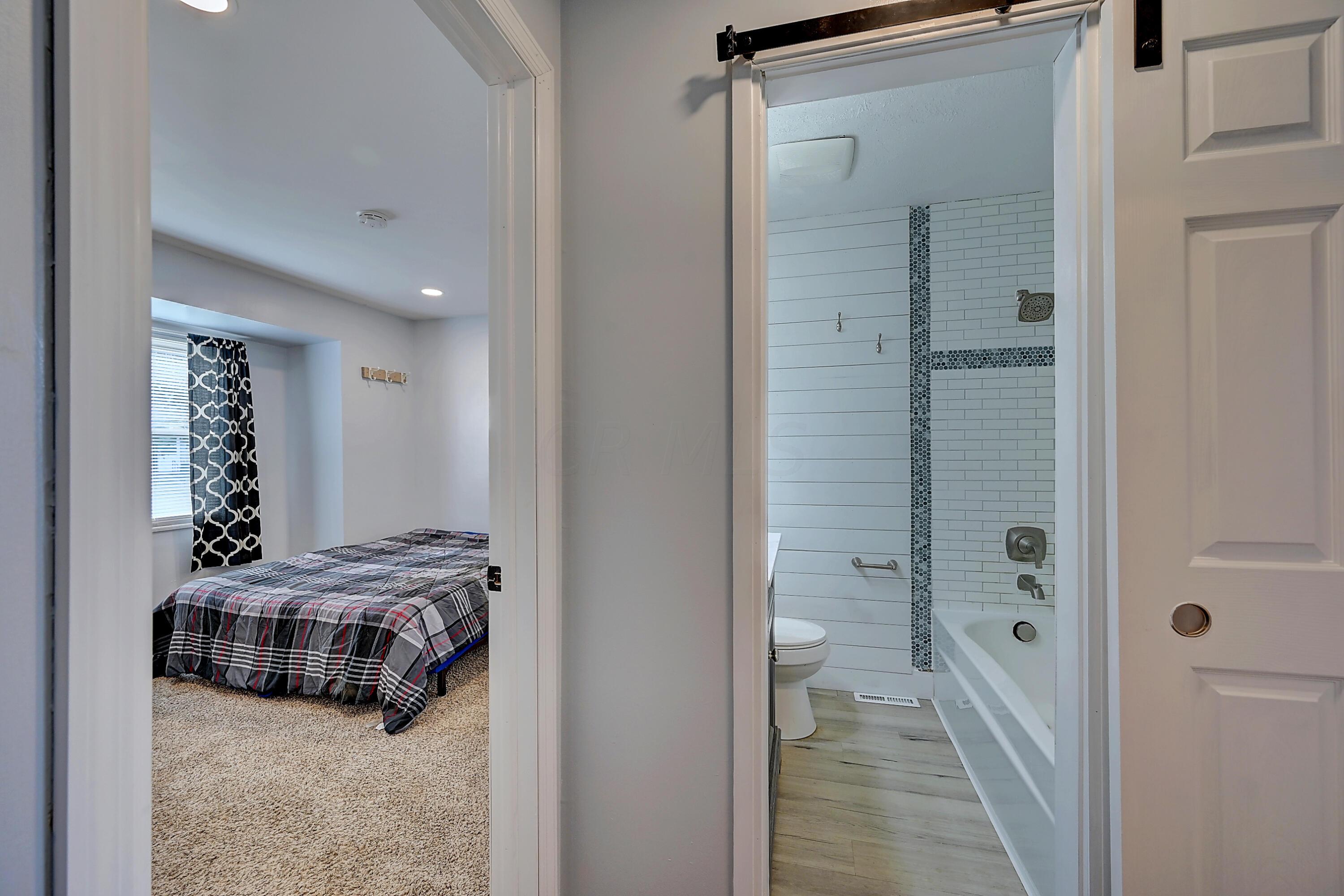 5594 Norcross Road Columbus, OH 43229 - Photo 8 of 33 SWS_2935_6_7Interior01