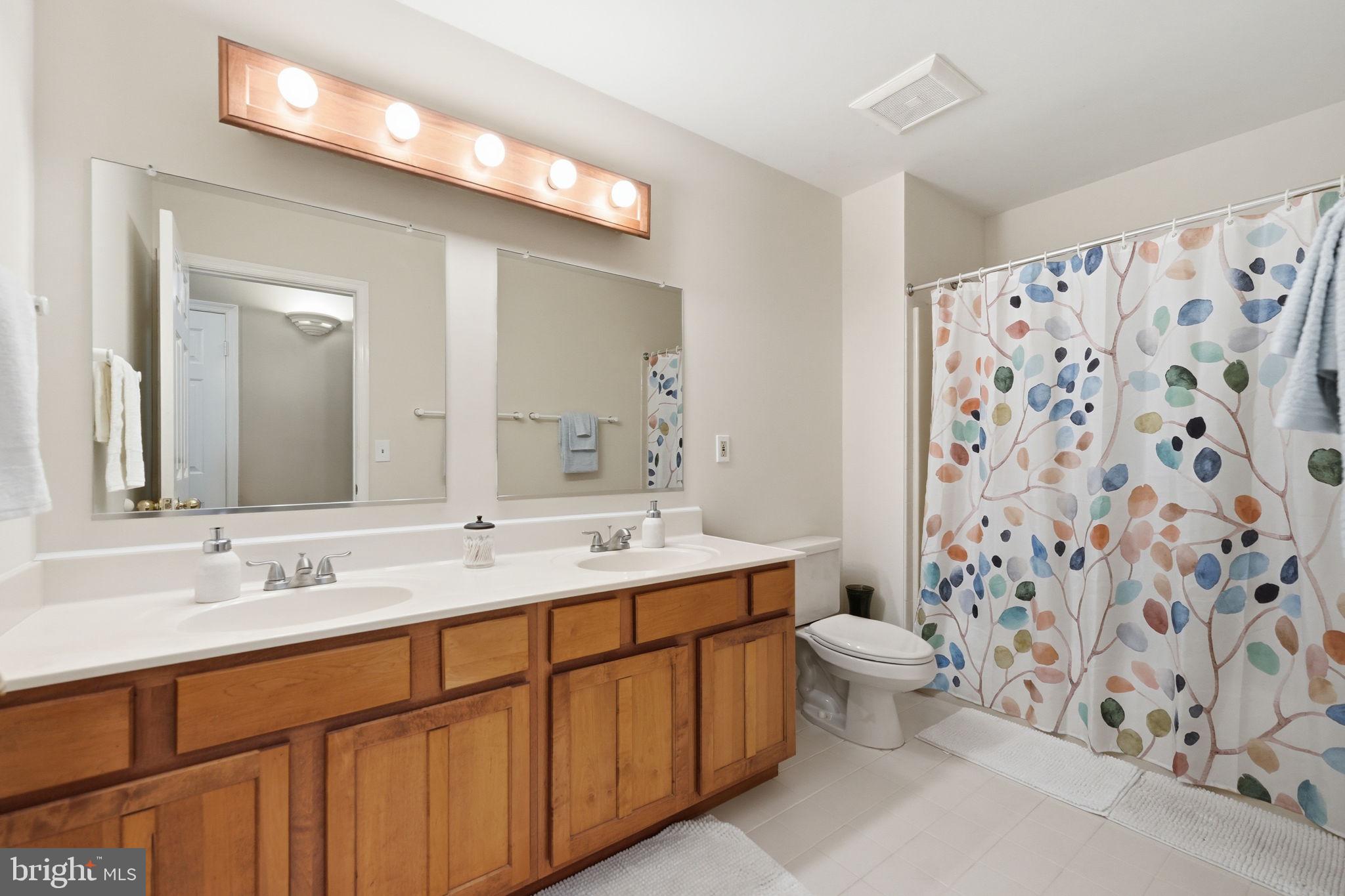 8109 Counselor Road Manassas, VA 20112 - Photo 49 of 100 Upper hall full bath