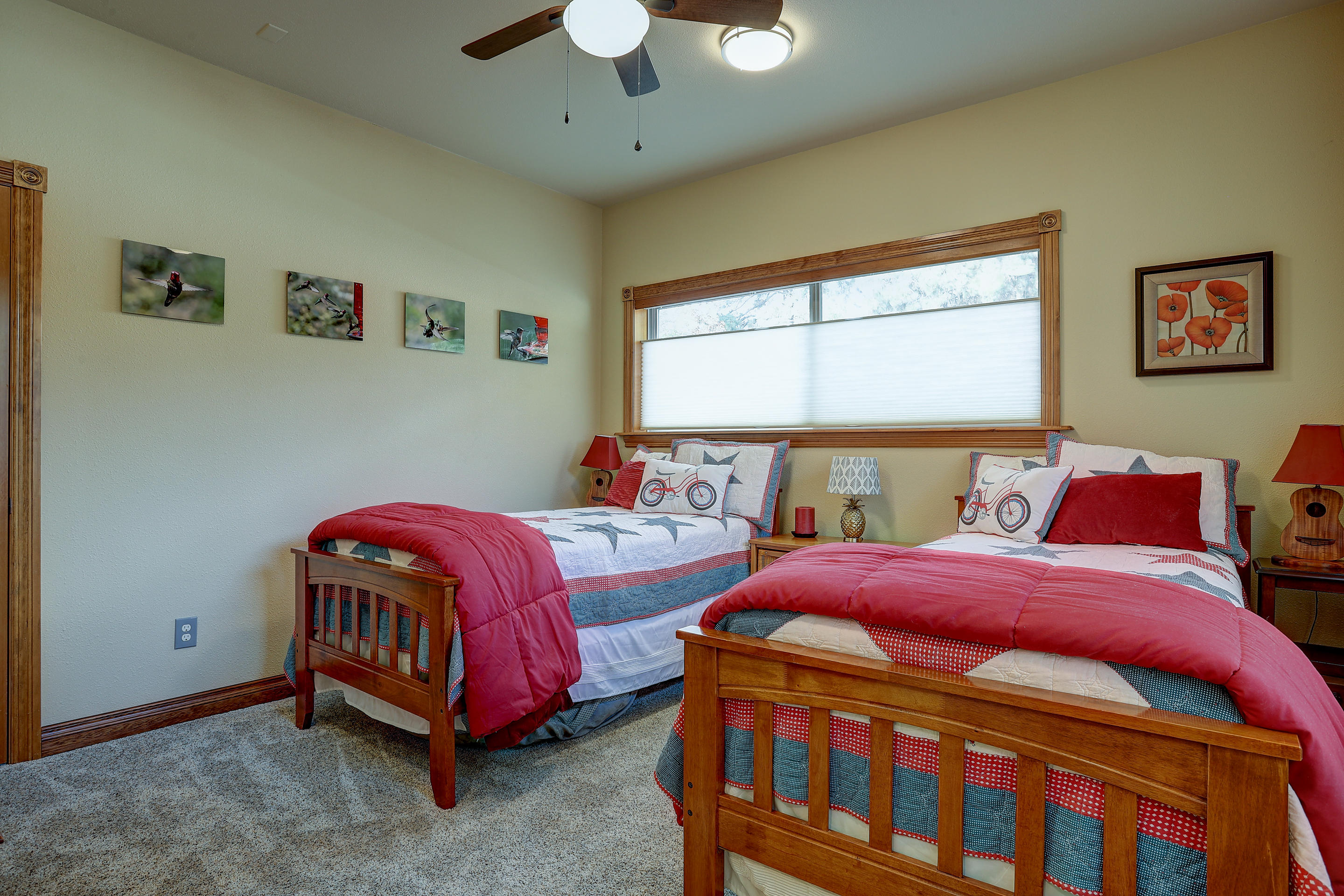61267 Benham Road Bend, OR 97702 - Photo 44 of 49 Bedroom in the apartment