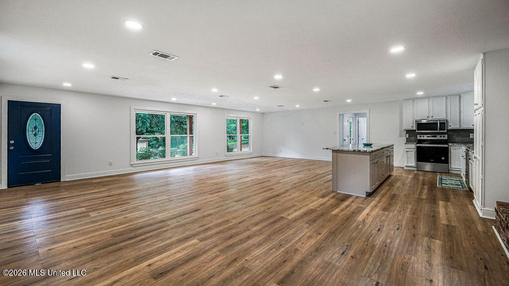 4024 Castenera Avenue Moss Point, MS 39563 - Photo 8 of 26 DSC01089